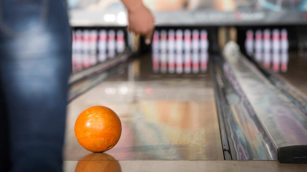 Cosmin Bowling at Deluna